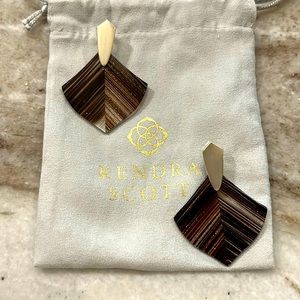 Kendra Scott earrings with matte gold like finish and bronze glass
